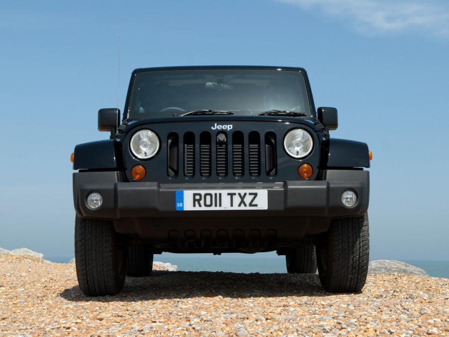  Jeep Wrangler 70th Anniversary Edition 2011 года  (UK) (фото 2 из 13)